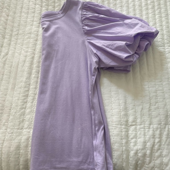 Lilac bubble sleeve shirt size medium. - Picture 2 of 3